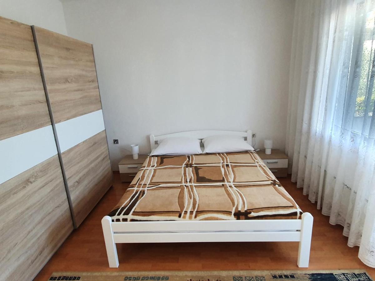 Apartmani Malinska Eksteriør billede